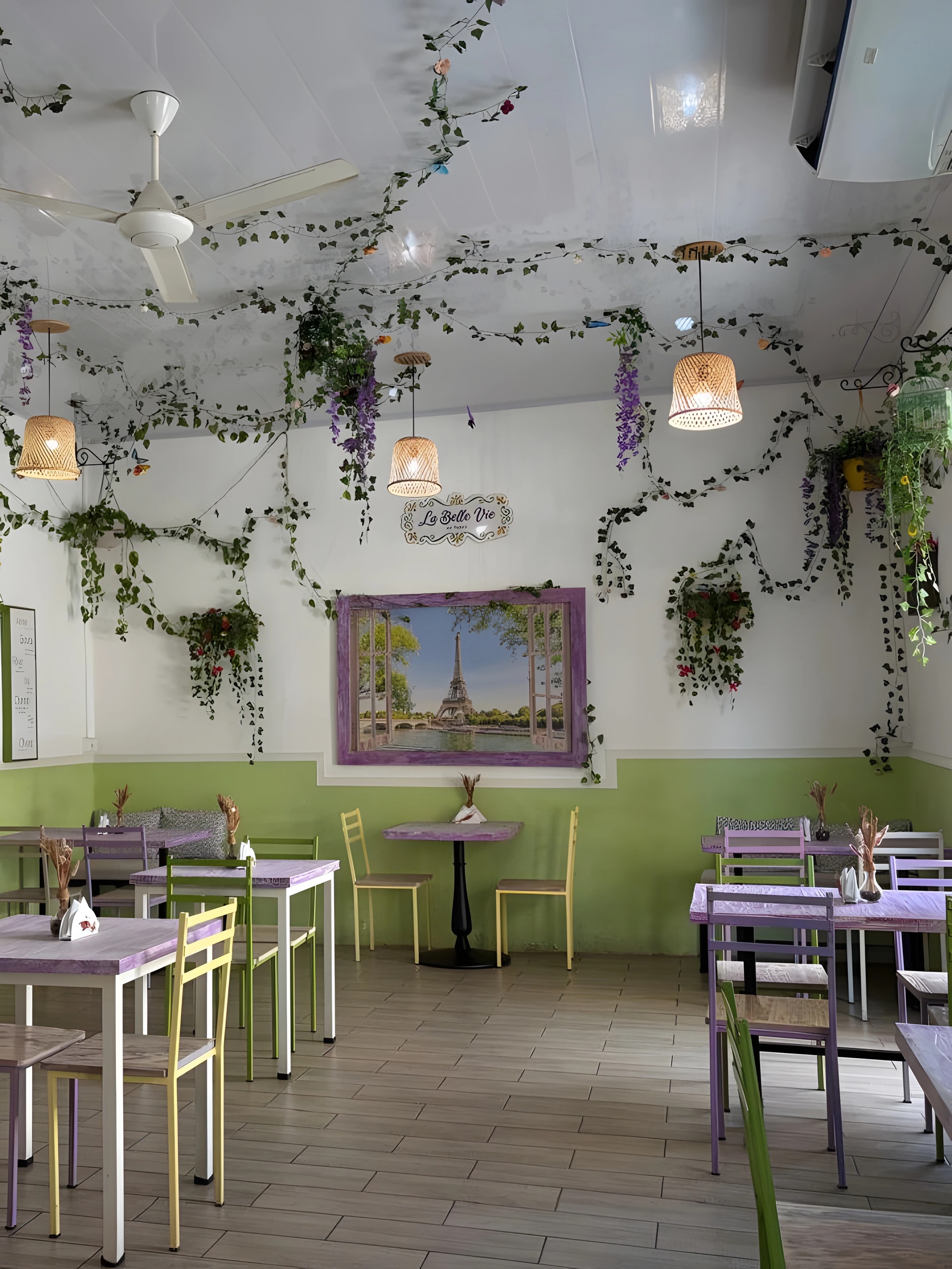 Interior de La Belle Vie